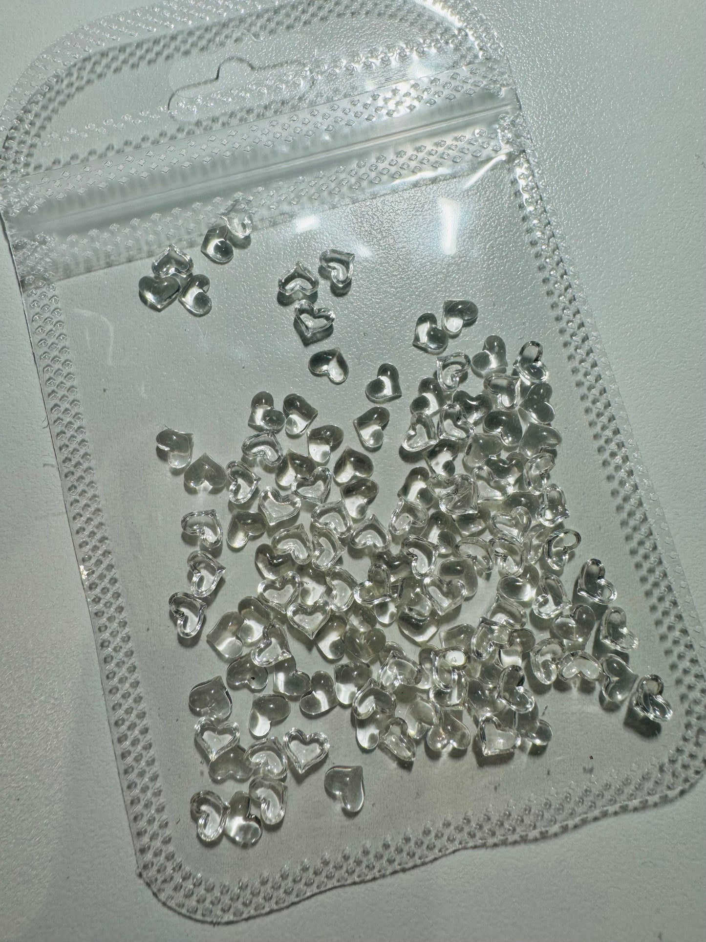 Beads 100 Clear hearts