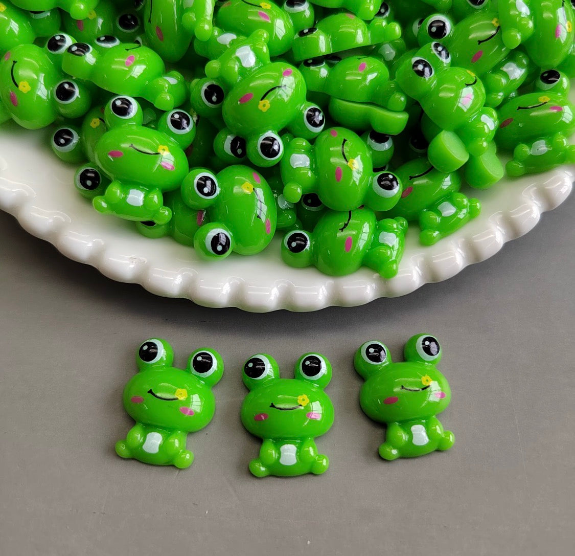 10 large frogs to decorate crafts
