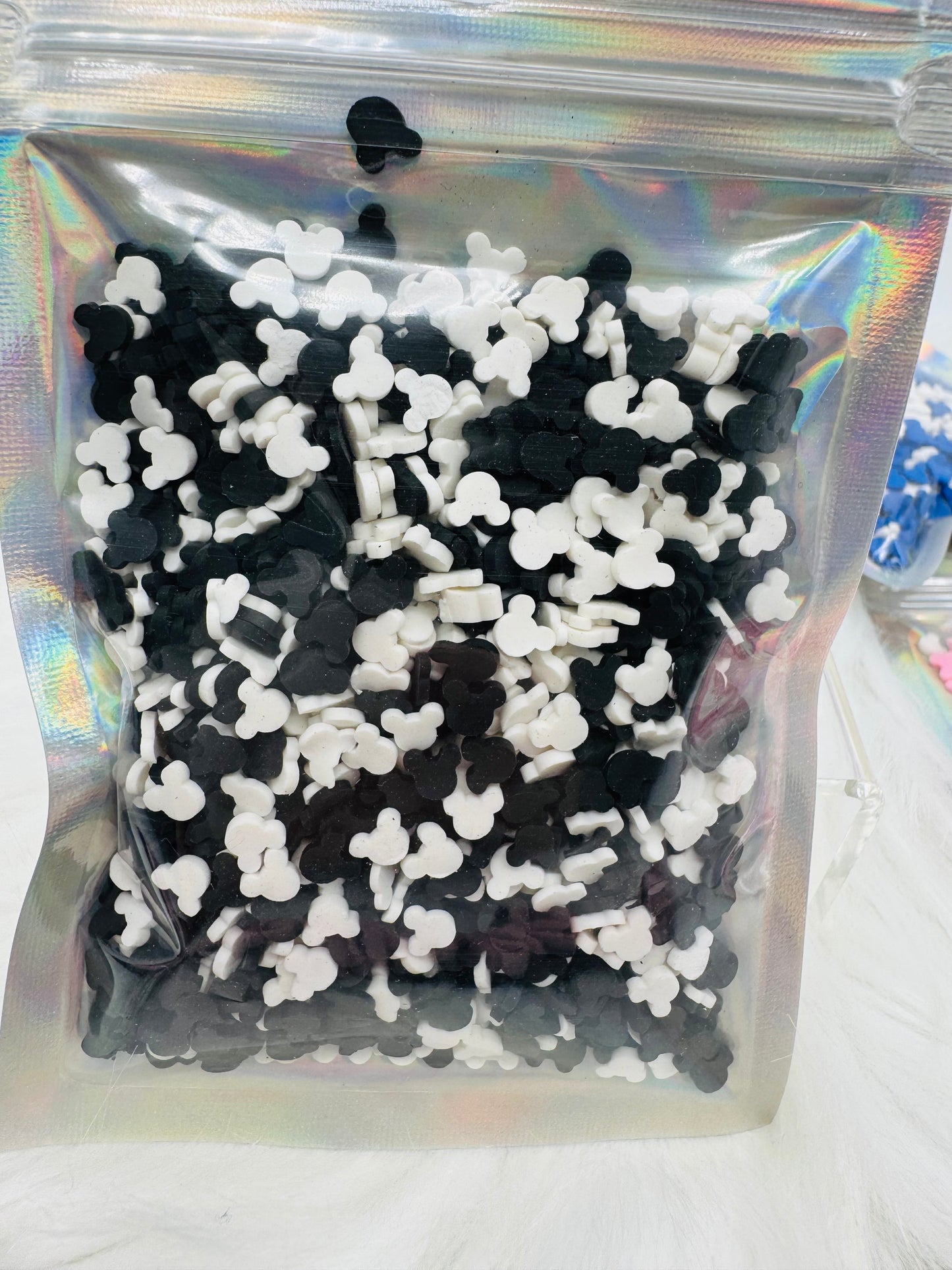 50g Polymer clay mouse black-white