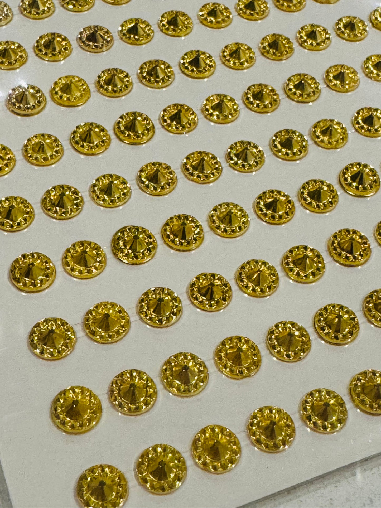 285 Gold beads with glue