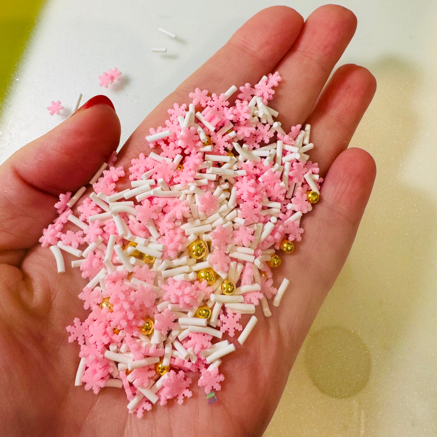 30g Clay holiday pink snowflake
